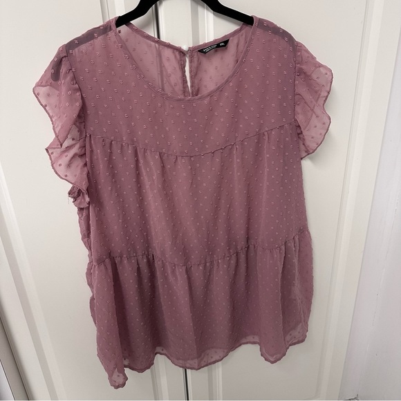 SHEIN women’s plus Swiss dot sheer ruffle hem blouse short sleeve and Flowy - Picture 5 of 6